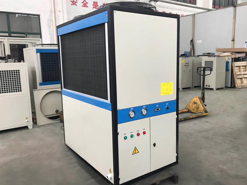 如何選擇合適的冷油機(jī)廠家？